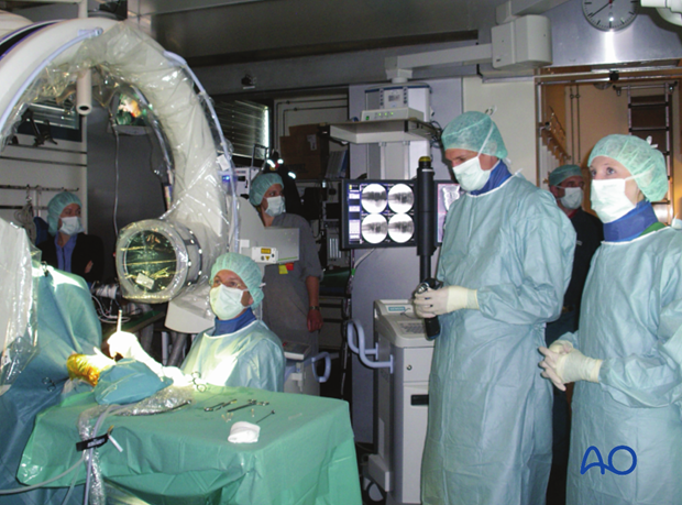 H80_C130_x100 Complete sagittal fractures of the talus - screw fixation