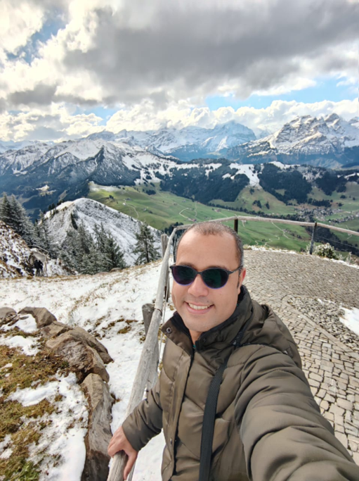 Hesham Elbaseet at Stanserhorn’s mountain peak.