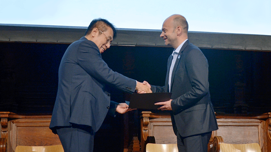 ARI Program Leader Martin Stoddart receives prestigious honor from the International Combined Orthopaedic Research Societies