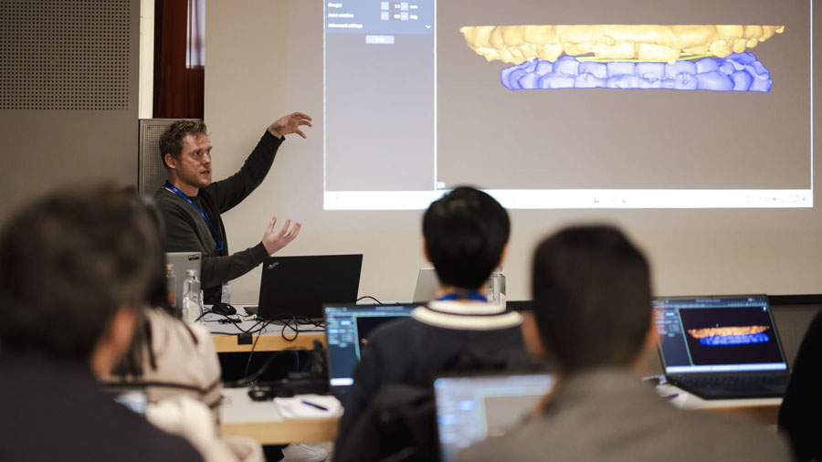 Updated AO CMF curriculum integrates emerging technologies: Virtual Surgical Planning, intraoperative navigation and imaging, 3D models and AR