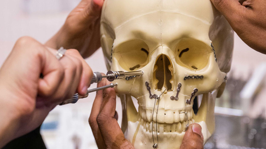 Updated AO CMF curriculum integrates emerging technologies: Virtual Surgical Planning, intraoperative navigation and imaging, 3D models and AR