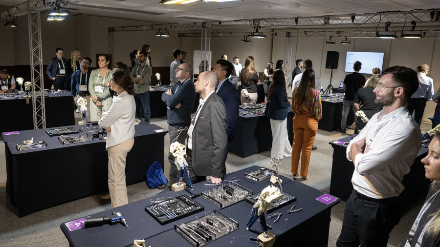 Updated AO CMF curriculum integrates emerging technologies: Virtual Surgical Planning, intraoperative navigation and imaging, 3D models and AR