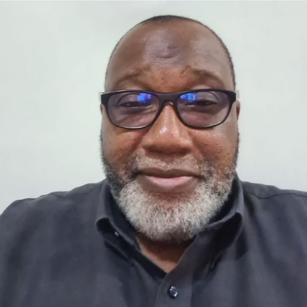 Spine surgeon Mustapha Alimi 