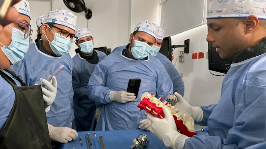 Dr Jose Rafael Dangond is a faculty tutor for the AO Spine Fellowship program.