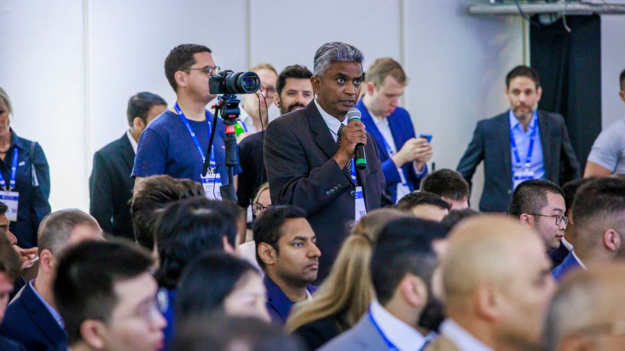 Audience member asking a question at the GSC 2025 in Rio