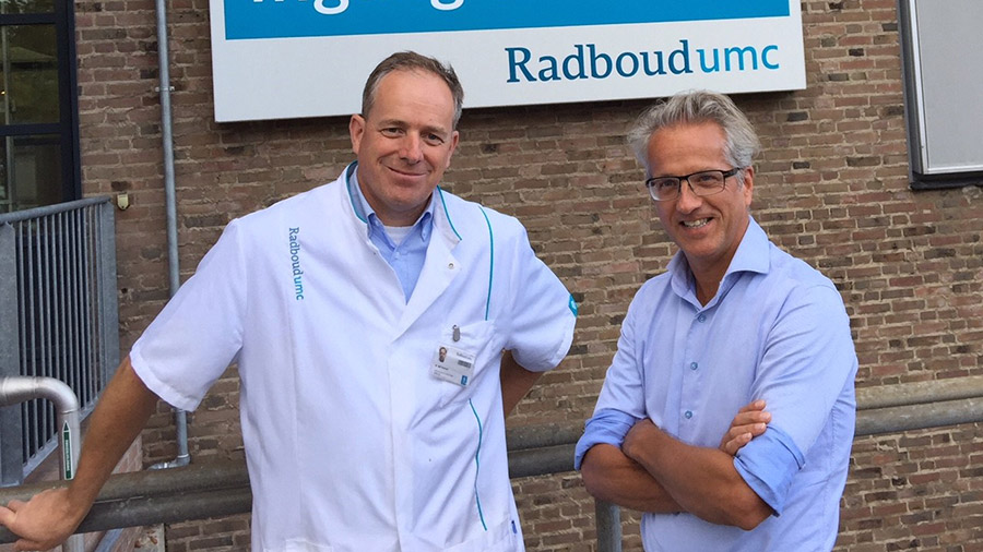 PI Allard Hosmanand and study contributor Henk van de Meent at the Hospital Radboud University Medical Center