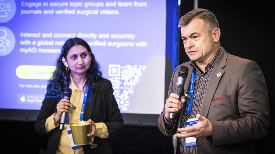 Klaus Schnake speaking at the Global Spine Congress 2023.