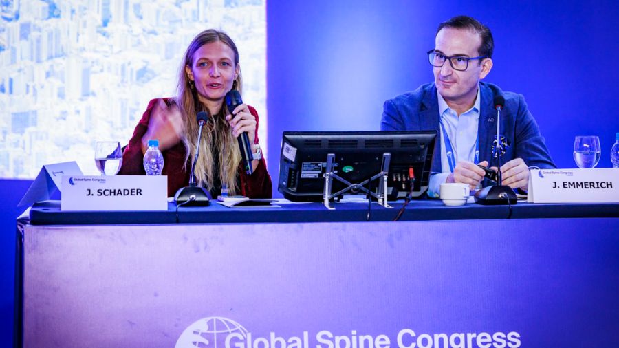 Jana Schader and Juan Emmerich moderating the AO Spine Youth Club session at GSC 2025 in Rio