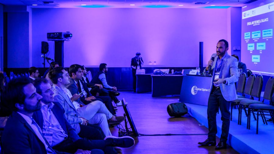 AO Spine Youth Club in action: Science Slam session at the GSC 2025 in Rio